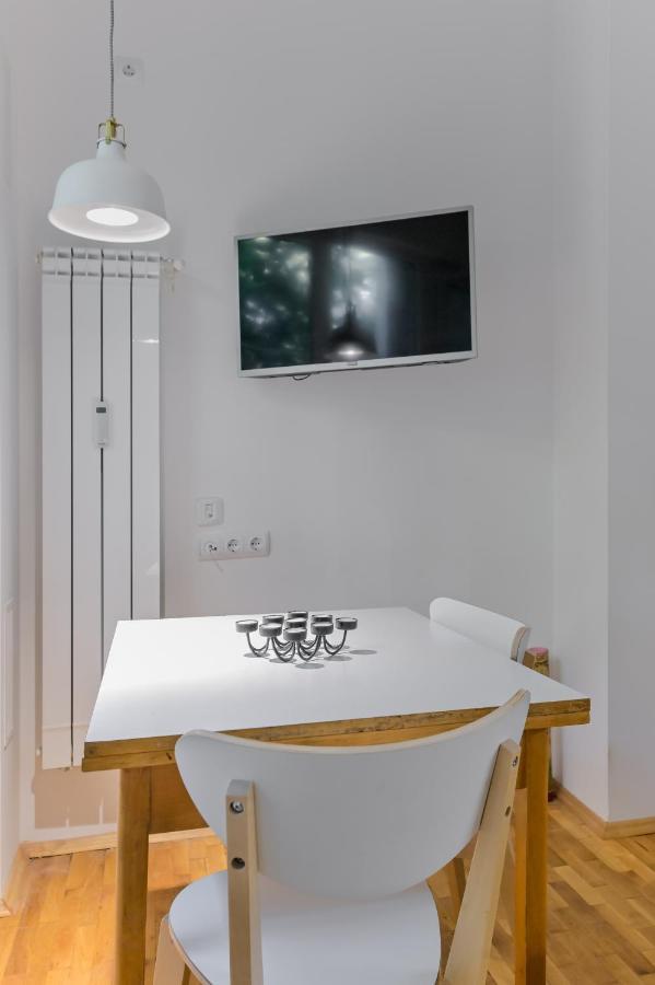 Bright Apartment In The Heart Of The City By Flat Mаnager Sofia Eksteriør bilde