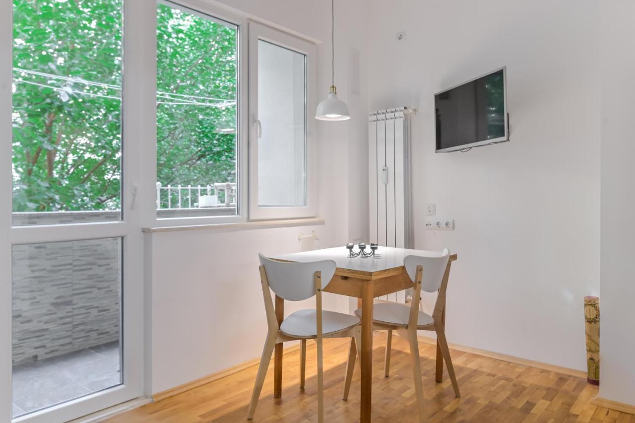 Bright Apartment In The Heart Of The City By Flat Mаnager Sofia Eksteriør bilde